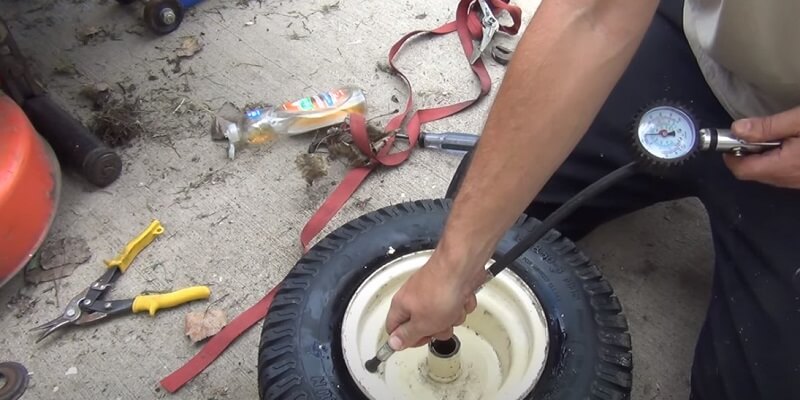 changing tire on john deere lawn tractor