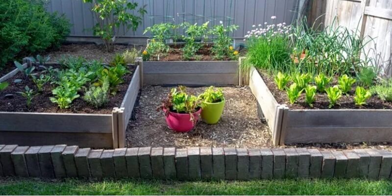 diy raised garden bed