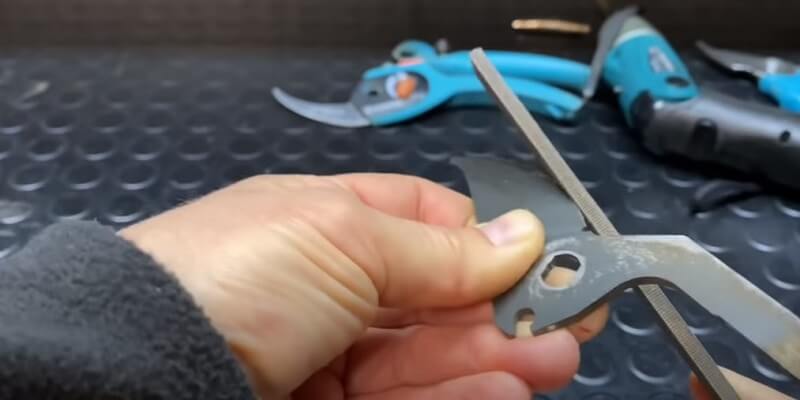 how to sharpen garden shears with a file